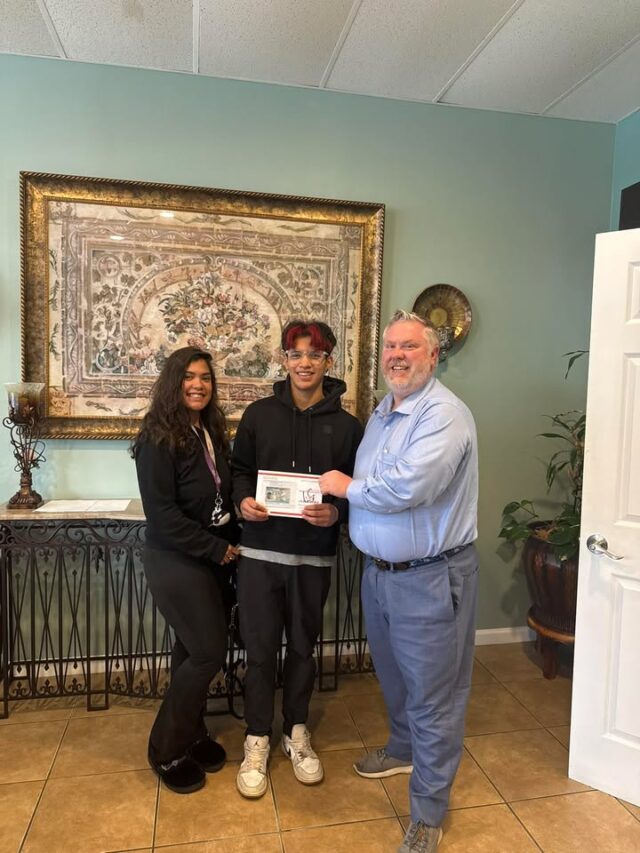 Late post but we didn’t want to miss the opportunity to congratulate Manuel for receiving his green card! 

So happy to see this result—congratulations Manuel! 🎉👏👏